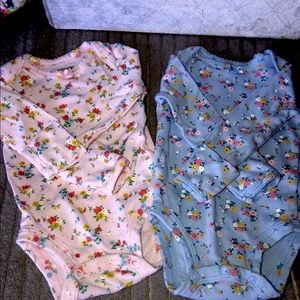 Newborn long sleeve onesie 2 pack